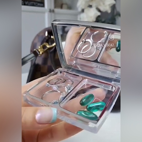 - 🌺New  Christian Dior Compact Mirror and Carry pill Case - Picture 13 of 15